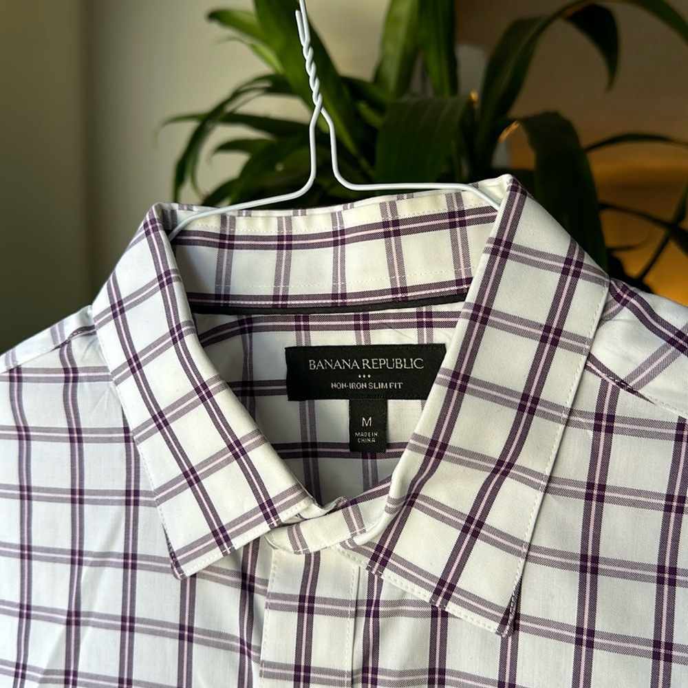 Banana Republic Men’s Non-Iron Slim Fit Shirt – Size M